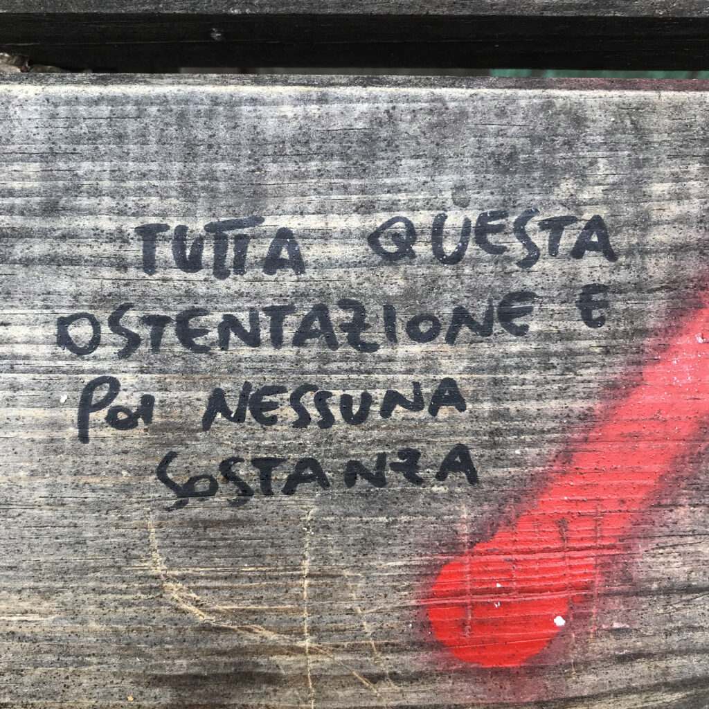 2022_11_30_Tutta-questa-ostentazione-e-po-nessuna-sostanza